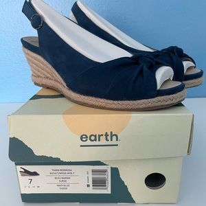 EARTH Thara Bermuda Espadrille Blue Suede wedges, size 7 (EU 38)